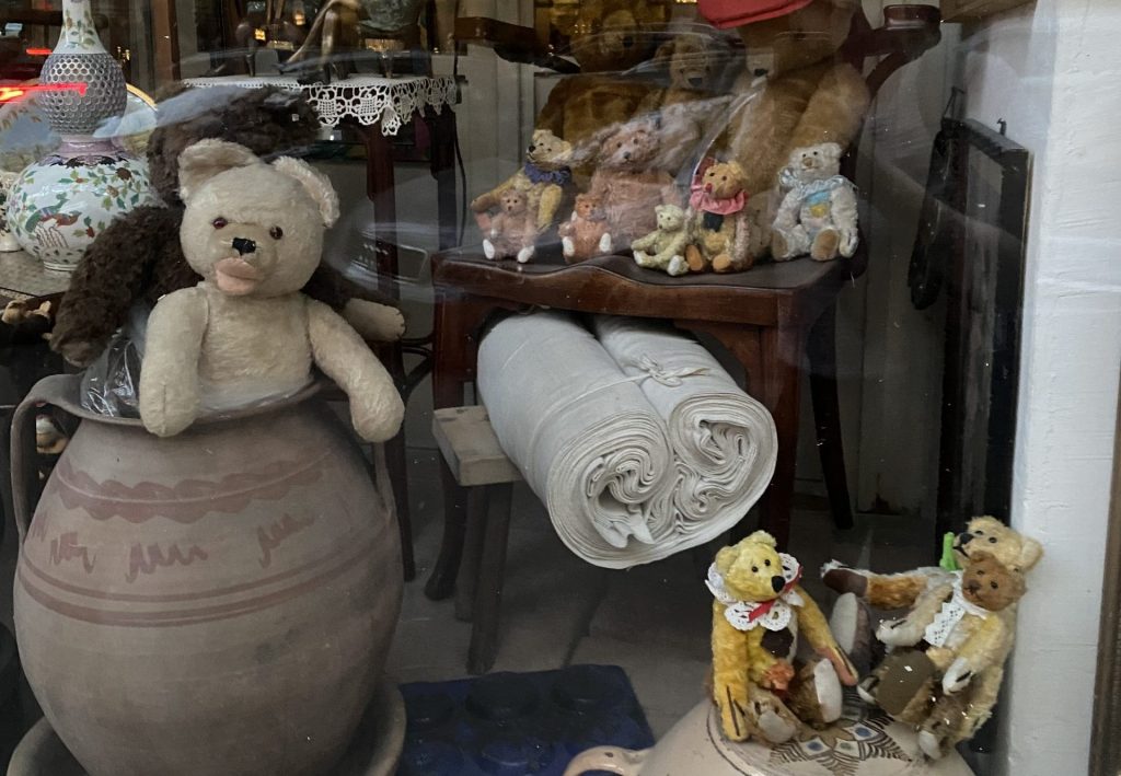 Old Bears behind a Window in Vienna
